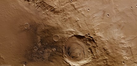 on_the_rim_of_schiaparelli_crater